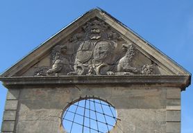 Le fronton du chteau actuel