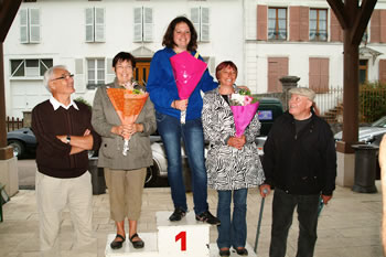 6 dames  l'honneur : Aurore THIEBLEMONT, Francine ROLLAND, Mlanie PICARD, Latitia BOESCH-SANCHEZ, Madame LAVOCAT et Madame POIVEY