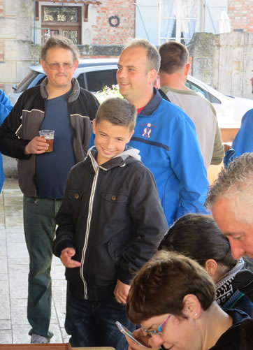 Maxence, grand gagnant du jeu du billard japonais Maxence, grand gagnant du jeu du billard japonais