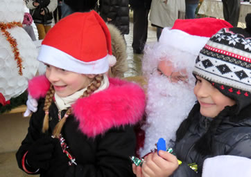 Des enfants ravis de rencontrer le P�re No�l !