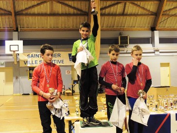 Un podium sans maillot de Poissons-triathlon