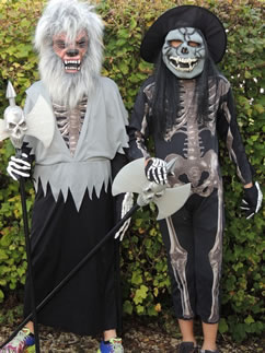 Hallowen, devinez qui se cachent sous ces déguisements ? Hallowen, devinez qui se cachent sous ces déguisements ?