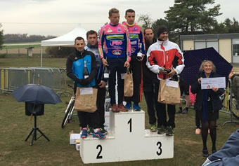 Simon Duvaux sur la 2me marche du podium