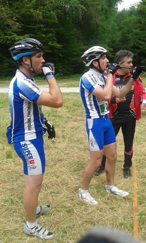 Simon et Corentin  la sarbacanne