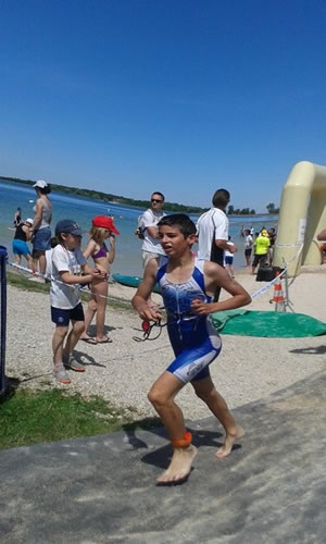 Jules Stphan sort de natation