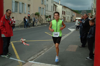 Arrive de Tom Thierry en vainqueur