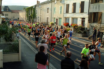 Un long dfil de coureurs sur ces 10 km...