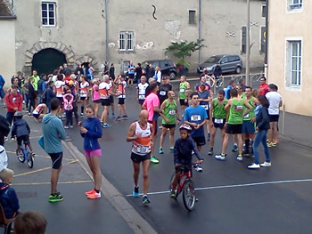 Les coureurs du 5000 m se prparent
