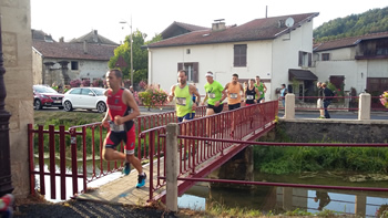 Les coureurs suivants...