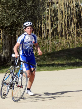 Pour le dernier jour nous avons effectu un duathlon avec des rafales de vent  plus de 80 km/h, d'ailleurs Simon a chut