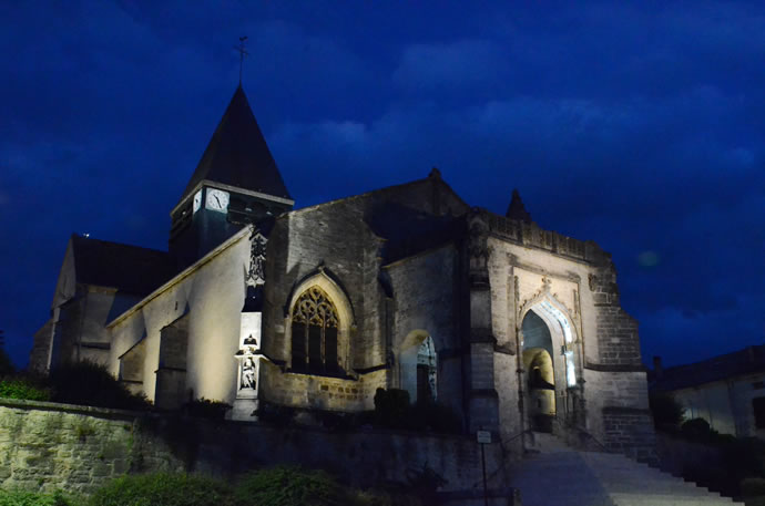 Eglise Saint-Aignan en contre-plonge