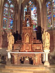 Fentres du sanctuaire et matre autel