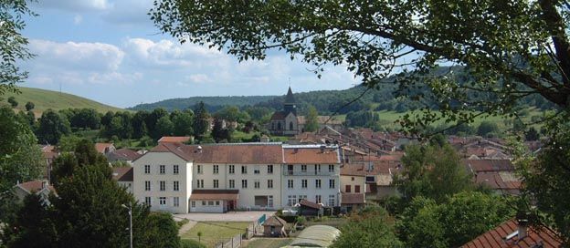 La Maison de retraite vue par l'arri�re, c�t� parc